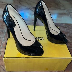 ✨ Fendi Black Patent Leather Fendista Platform Peep Toe Pumps Size 38 ✨